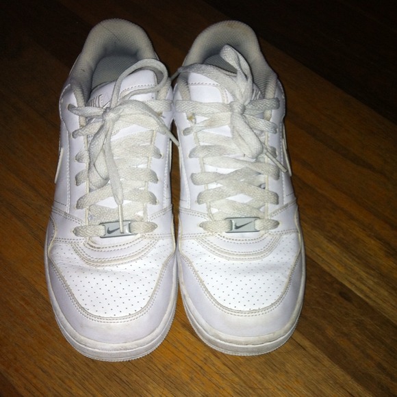 Nike Sneakers - Picture 2 of 4