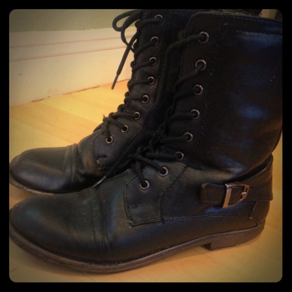 Combat boots