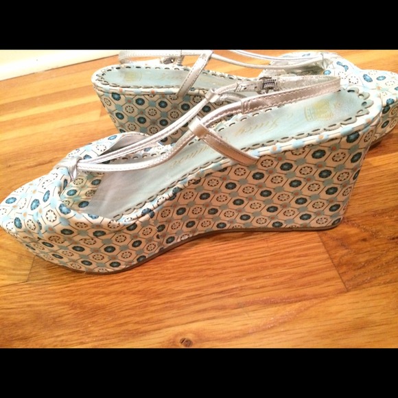 juicy couture wedges