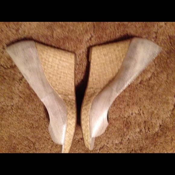 Bandolino Shoes - Size 10 NWOT Bandolino wedges