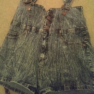 High waisted shorts with suspenders.