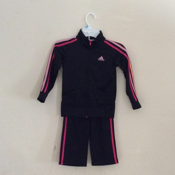 Little girls Adidas track suit size 4/4T