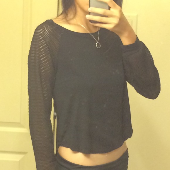 black sweater w detailed sleeves