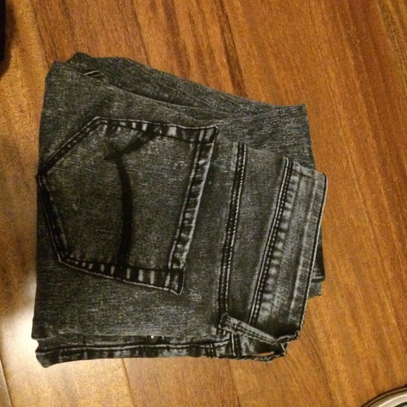 black washed skinny jeans