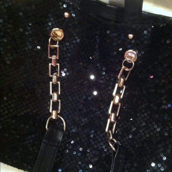 🎉Sold in Bundle🎉Black Sequins & Leather Bag - Picture 4 of 4