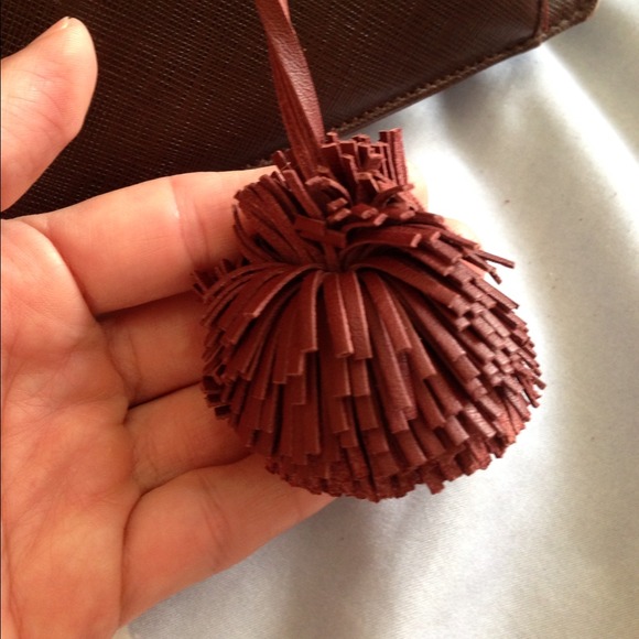 Gorgeous AUTHENTIC Salvatore Ferragamo bag - Picture 4 of 4