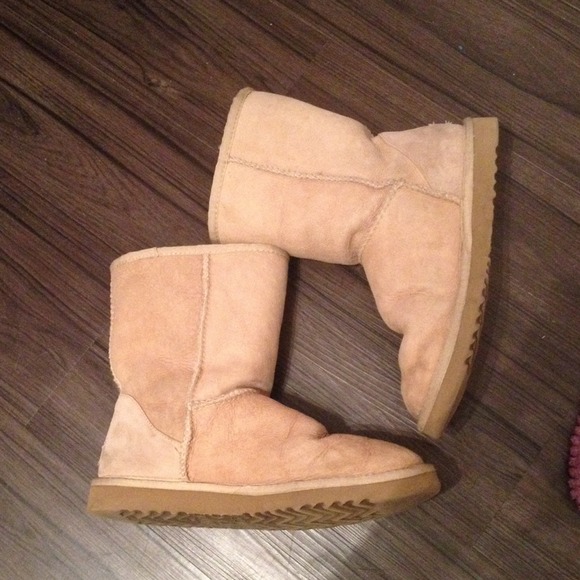 Short sand color Uggs
