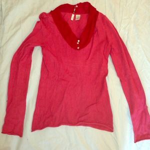 Knit blouse with silky crepe neck detail
