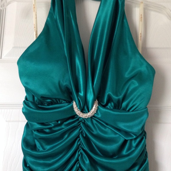 🚫SOLD AT COMMUNITY SALE🚫 - Picture 2 of 4