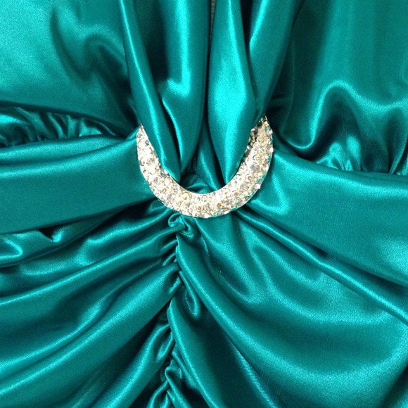 🚫SOLD AT COMMUNITY SALE🚫 - Picture 3 of 4