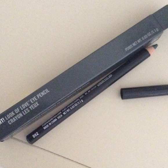 Flirt eye pencil