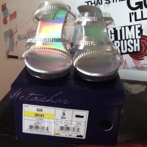 ♦️SOLD♦️Clear crystal strap pageant shoes