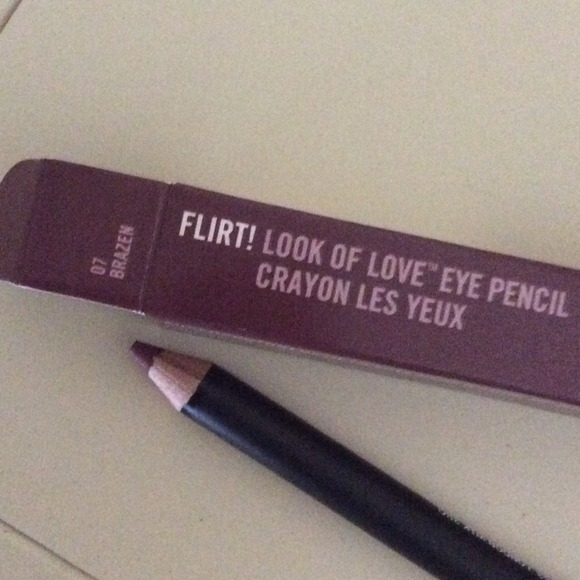 Flirt eye pencil Brazen color