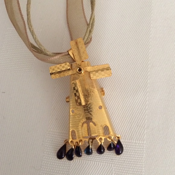 **REDUCED $7** Windmill pendant/pin - Picture 1 of 2