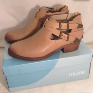 Nicole Swiftness Booties Sz. 8