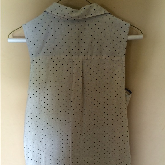 🚫SOLD🚫Forever 21 top white with blue dots medium - Picture 3 of 4