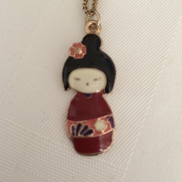 **REDUCED $6** Geisha pendant necklace