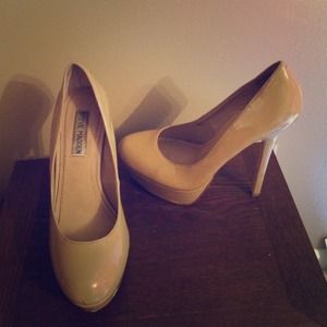Steve Madden pumps