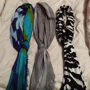 3 scarf bundle 👌