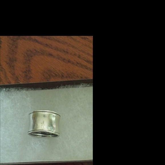 Silpada Hammered Cuff Ring