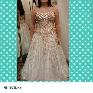 Prom or formal occasion dress