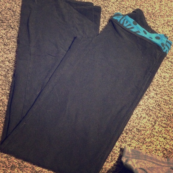 VS Pink yogas