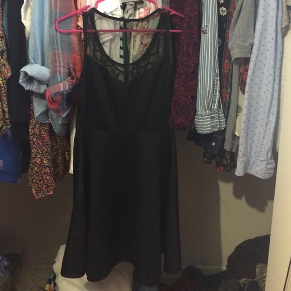 little black dress - Picture 3 of 3