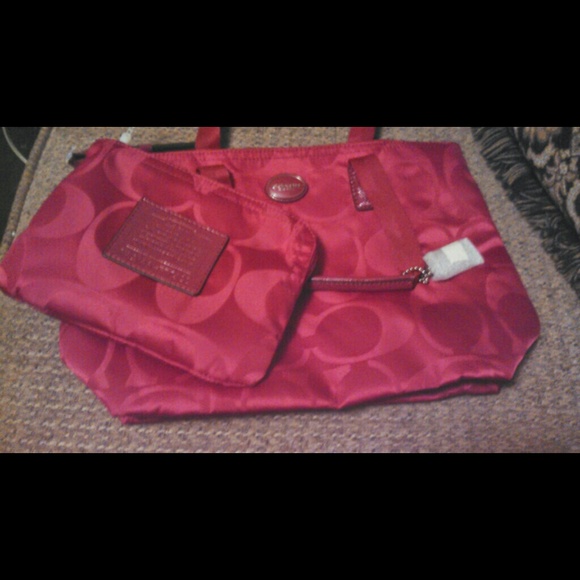 COACH 100 % Authentic totes with change purse