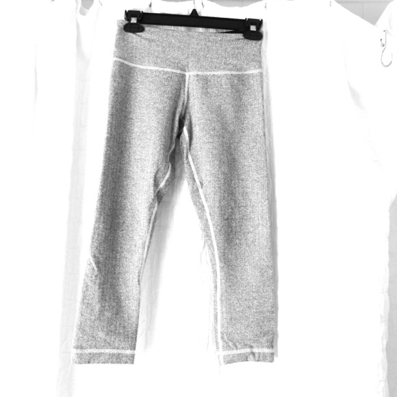Sold out gray lululemon crop wunderunder leggings