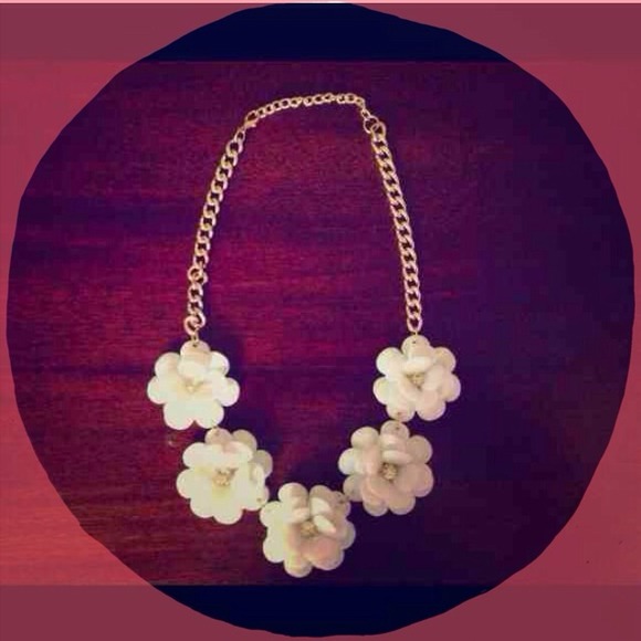 Francesca's Collections Jewelry - Flower Statement Necklace