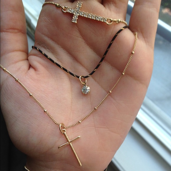 🔺SOLD🔺 NWT Triple layered Necklace