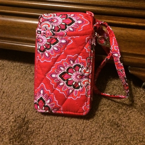 Vera Bradley Clutches & Wallets - NWOT Vera Bradley phone Wristlet