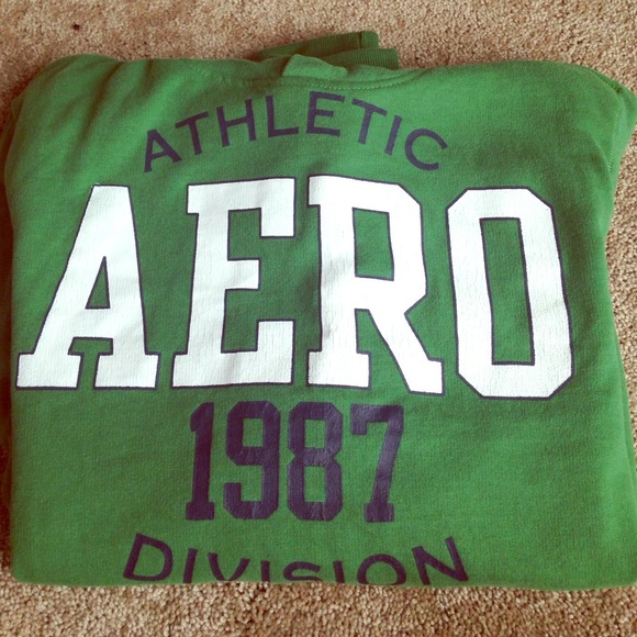 Aeropostal green sweatshirt