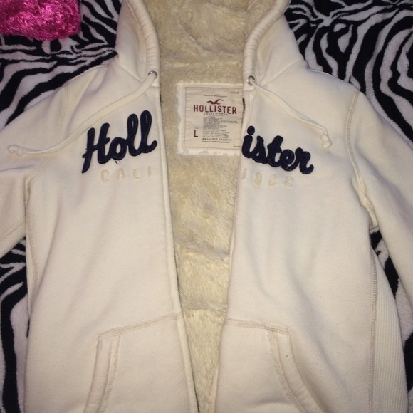 Fur Hollister coat💋