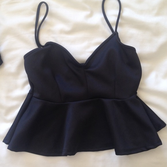 Black crop top :)