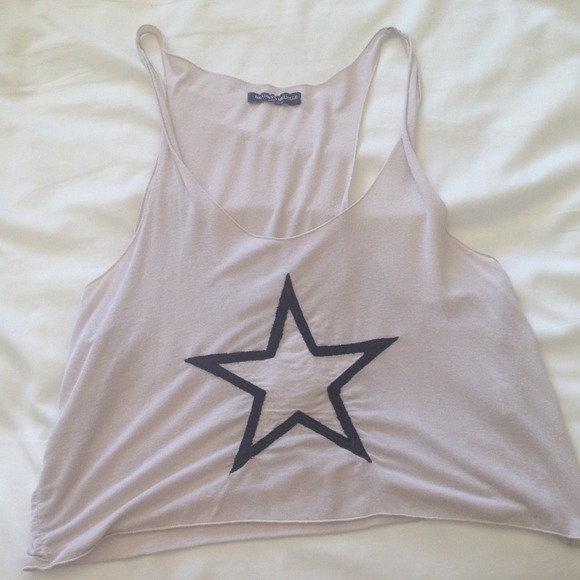 Brandy Melville tan colored shirt with star🌟