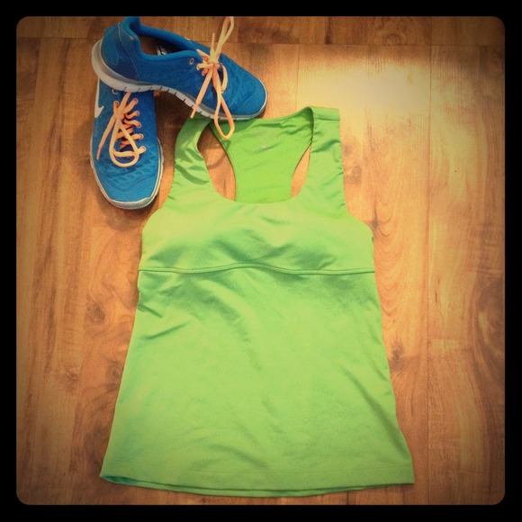 Athleta built in support running top