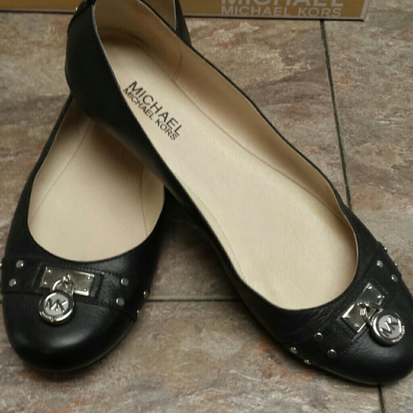 Michael Kors black leather flats sz 10