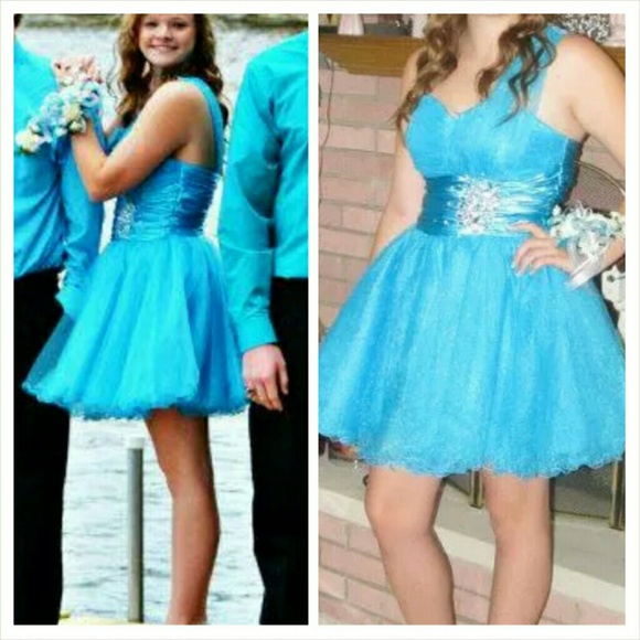 Dresses & Skirts - Size 8 turquoise homecoming dress
