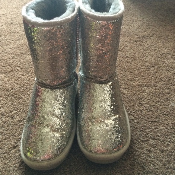 Bearpaw sparkle boots!