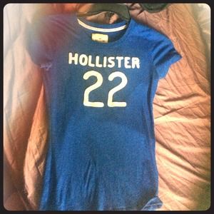 Hollister T