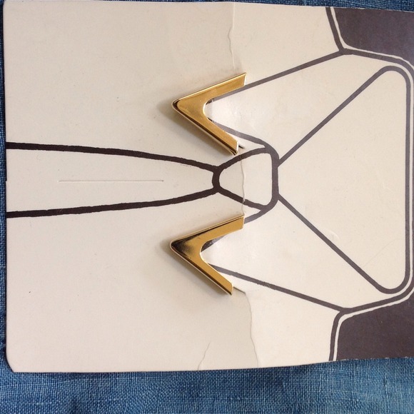 Collar decorations. Gold! Jazz up any blouse - Picture 2 of 4