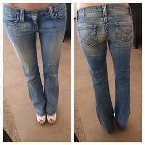 ❌Sold❌Size 28, Low rise, Big Stars