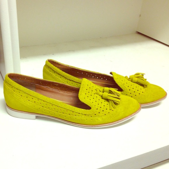 DV Dolce Vita "Macao" flat in Acid Yellow
