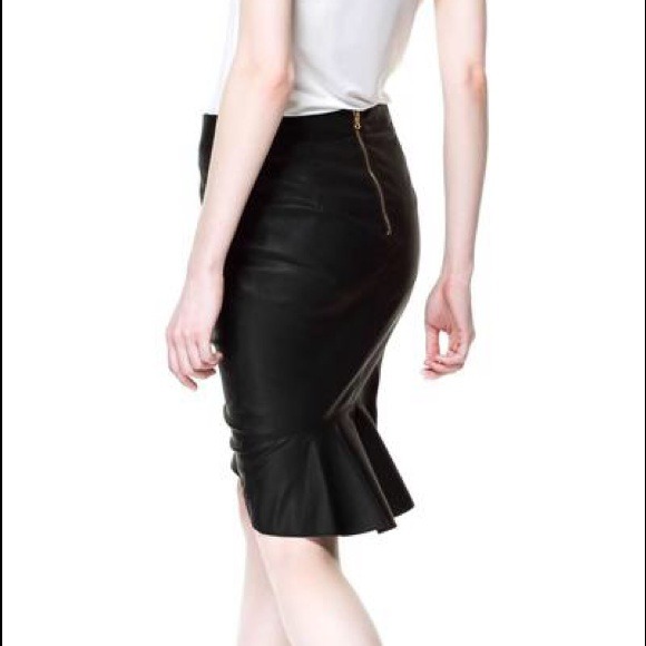 Zara leather pencil skirt in black