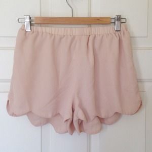 NEW NEVER WORN SCALLOP SHORTS