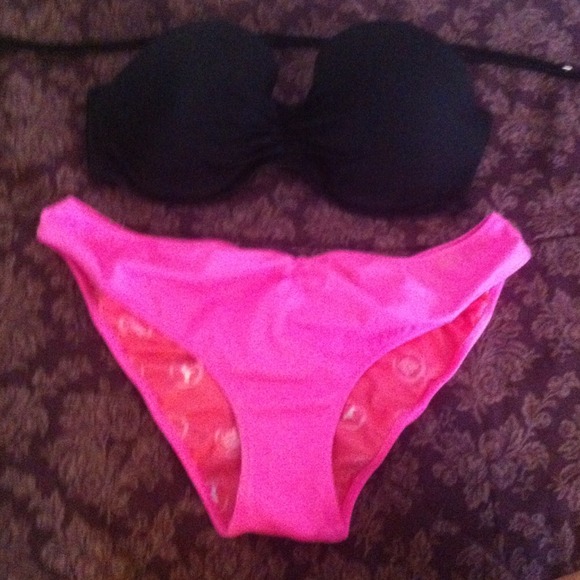 VS bathing suit bundle 45$