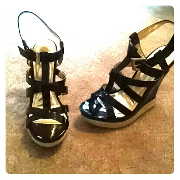 💥Reduced 💥JustFab Black & Gold