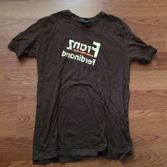 XL tee