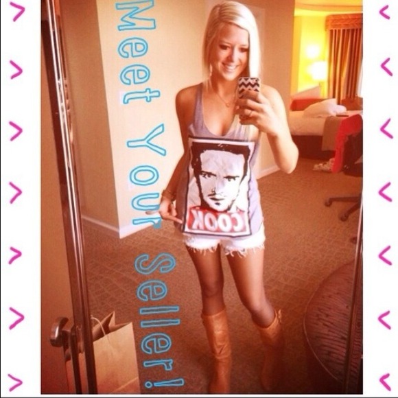 πMeet Your Posher!!π - Picture 3 of 4